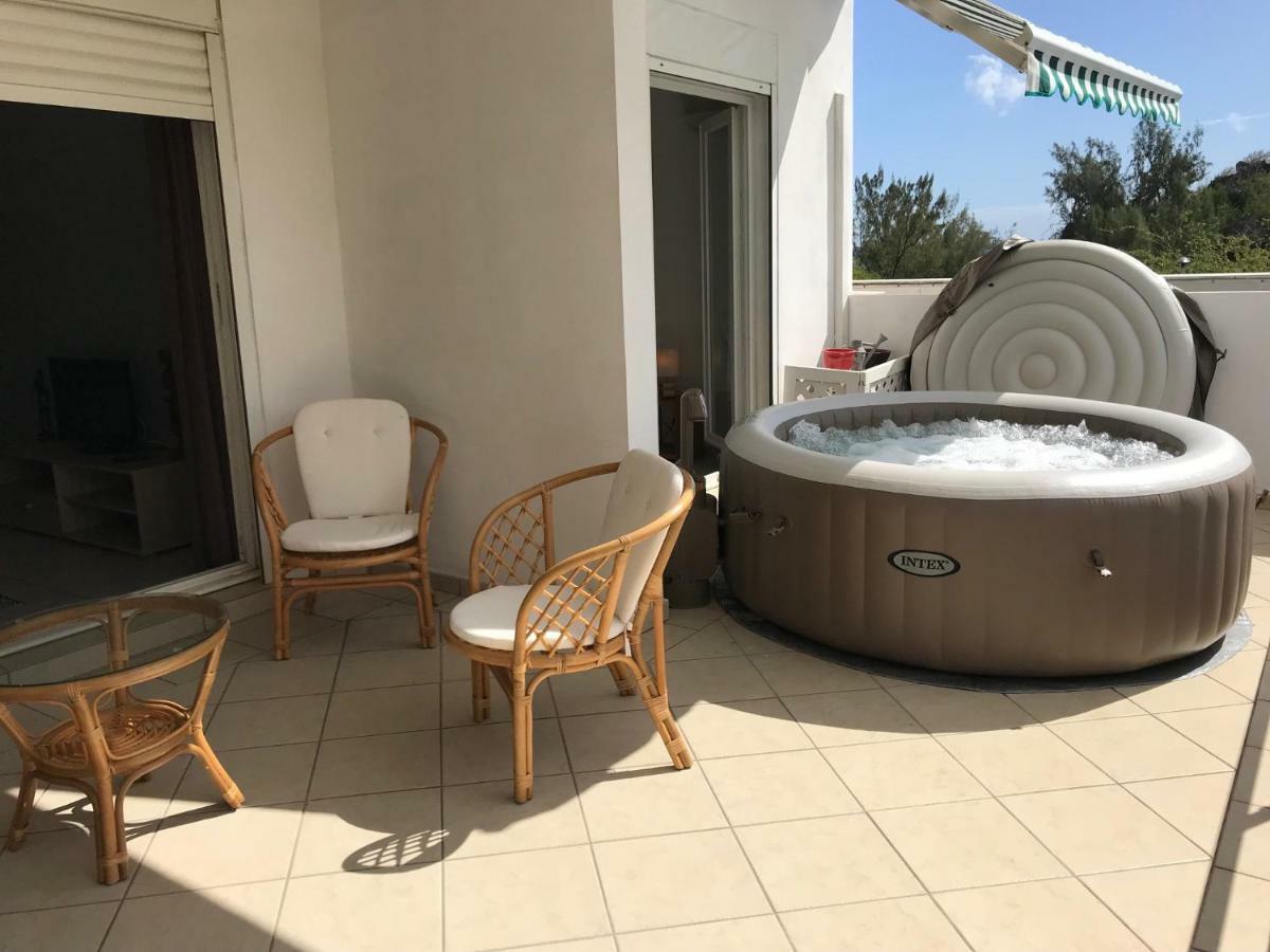 Meuble Homard Avec Jacuzzi Et Vue Mer 圣吉尔莱班 外观 照片